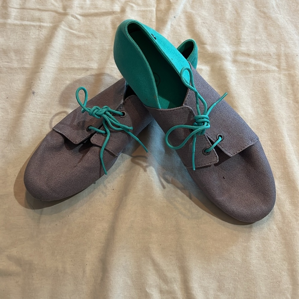 Volcom Soul Mates grey combo color with teal. Women’s size 8.5 width B medium. - Picture 13 of 15